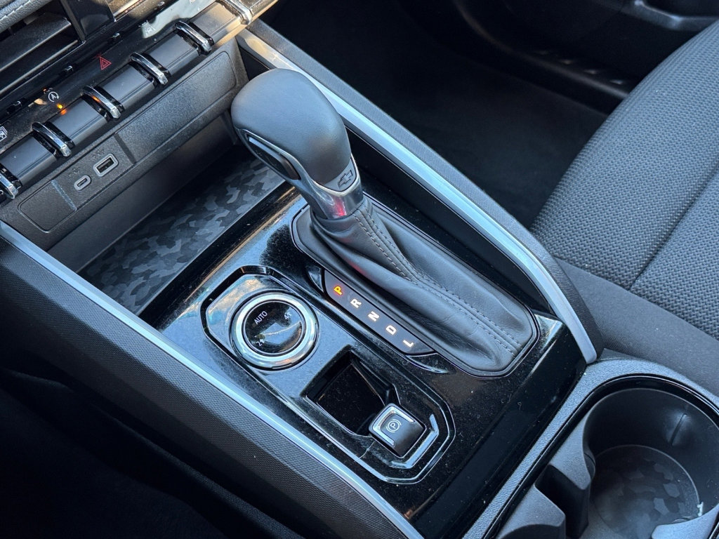 Used 2024 Chevrolet Colorado LT image 25