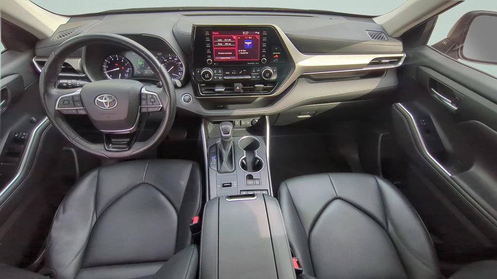 Used 2020 Toyota Highlander XLE FWD image 11