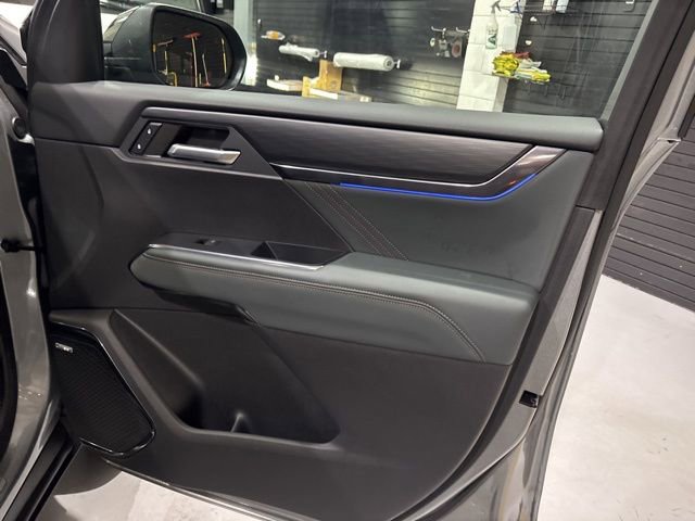 Used 2024 GMC Acadia AT4 w/ Luxury Package image 36