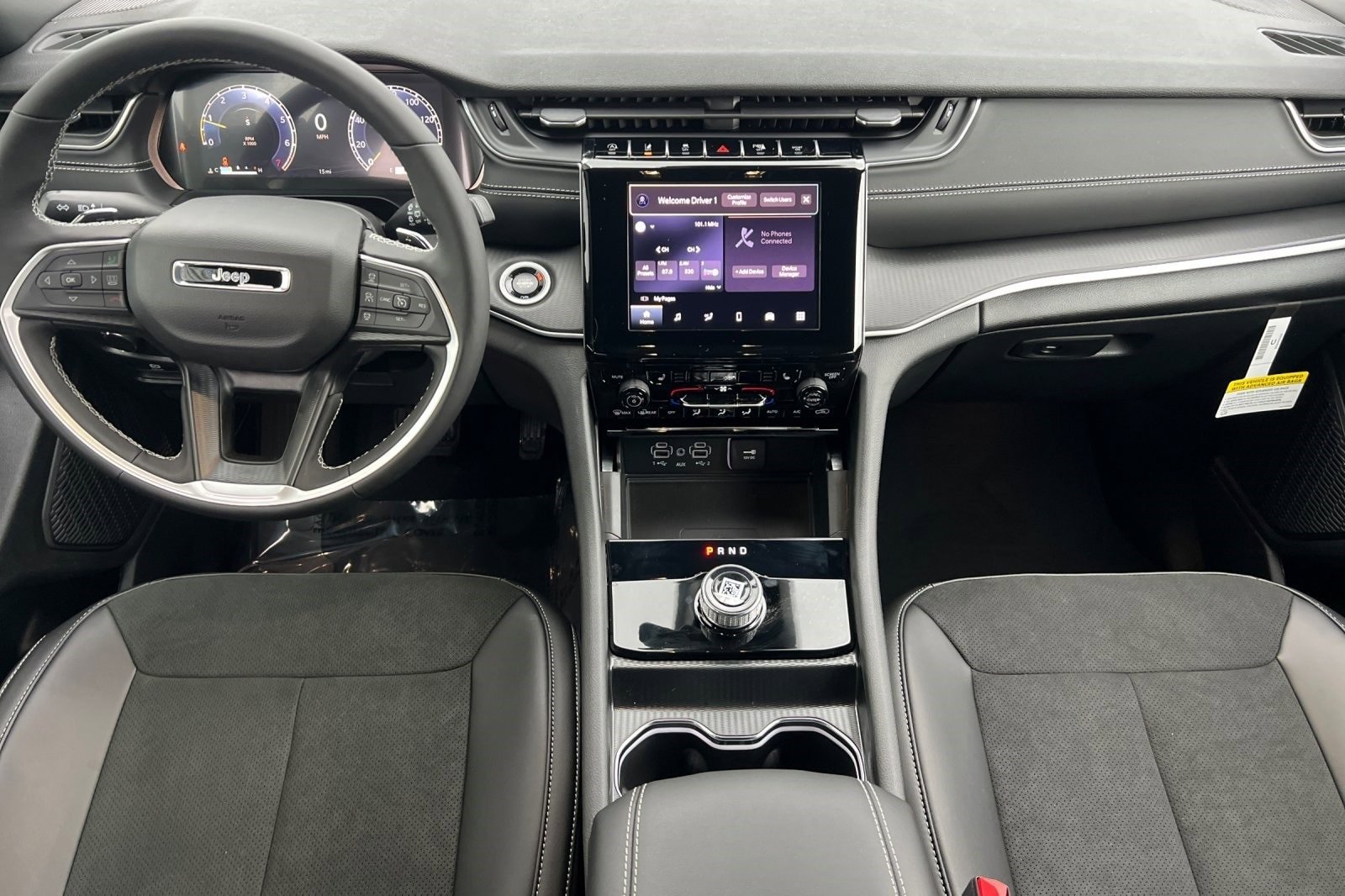 New 2025 Jeep Grand Cherokee L Altitude image 13