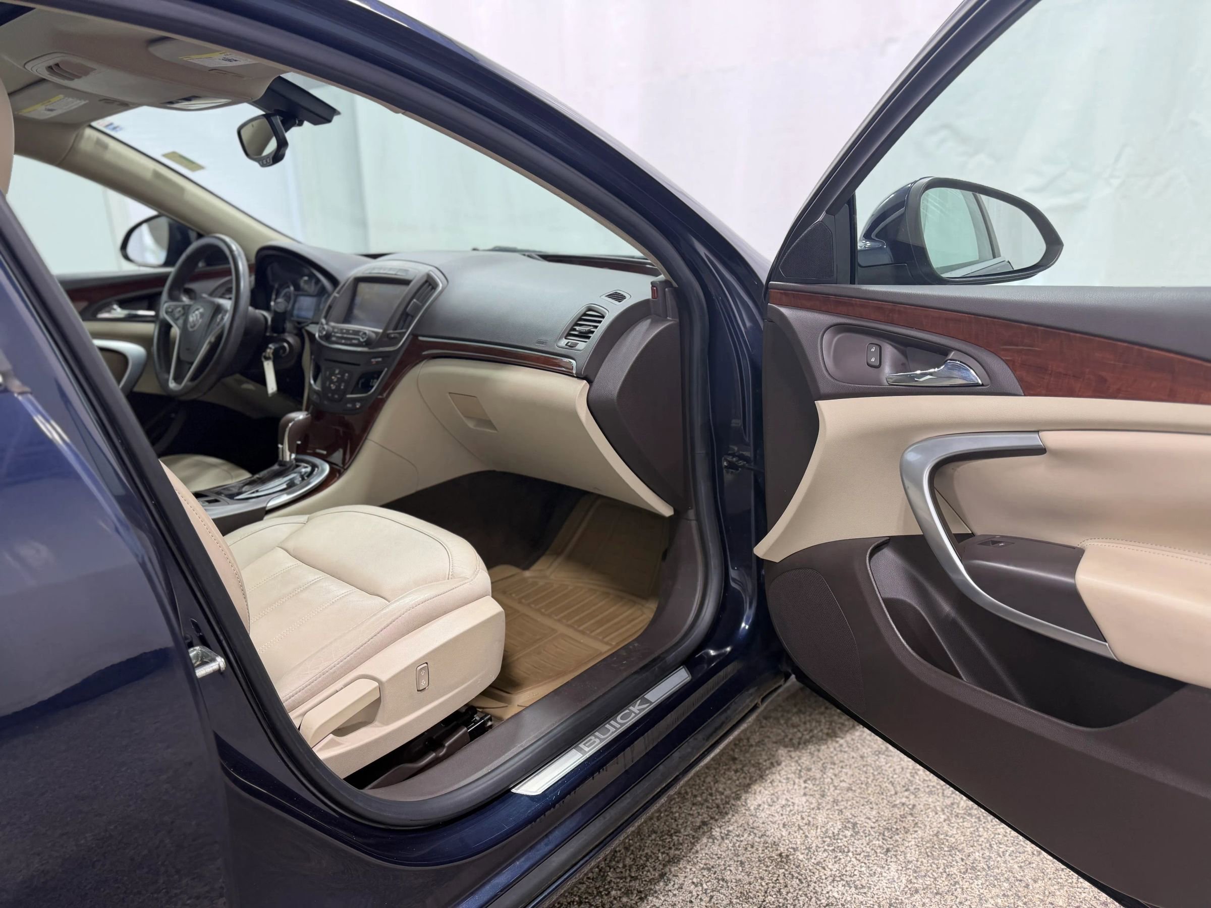 Used 2015 Buick Regal FWD image 23