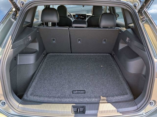 New 2026 Volkswagen Tiguan SE R-Line FWD image 13