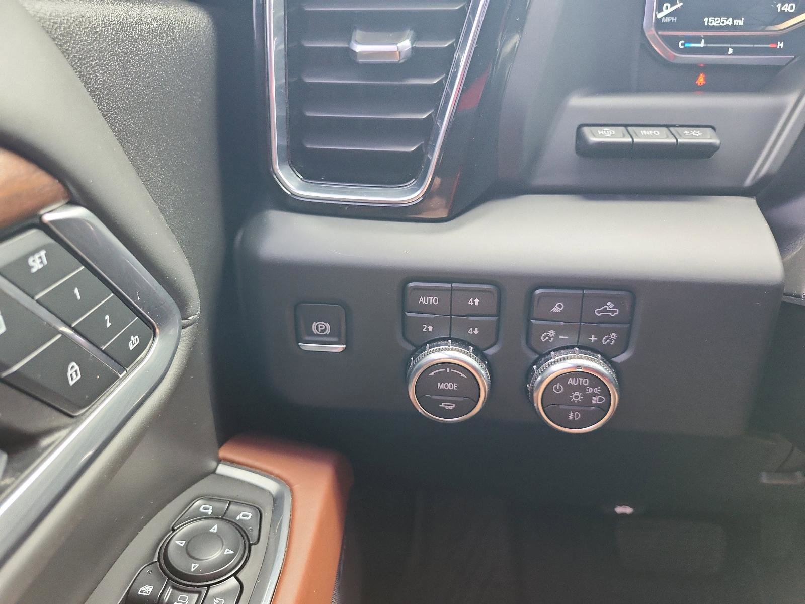 Used 2025 GMC Sierra 2500 Denali Ultimate AWD/4WD image 26