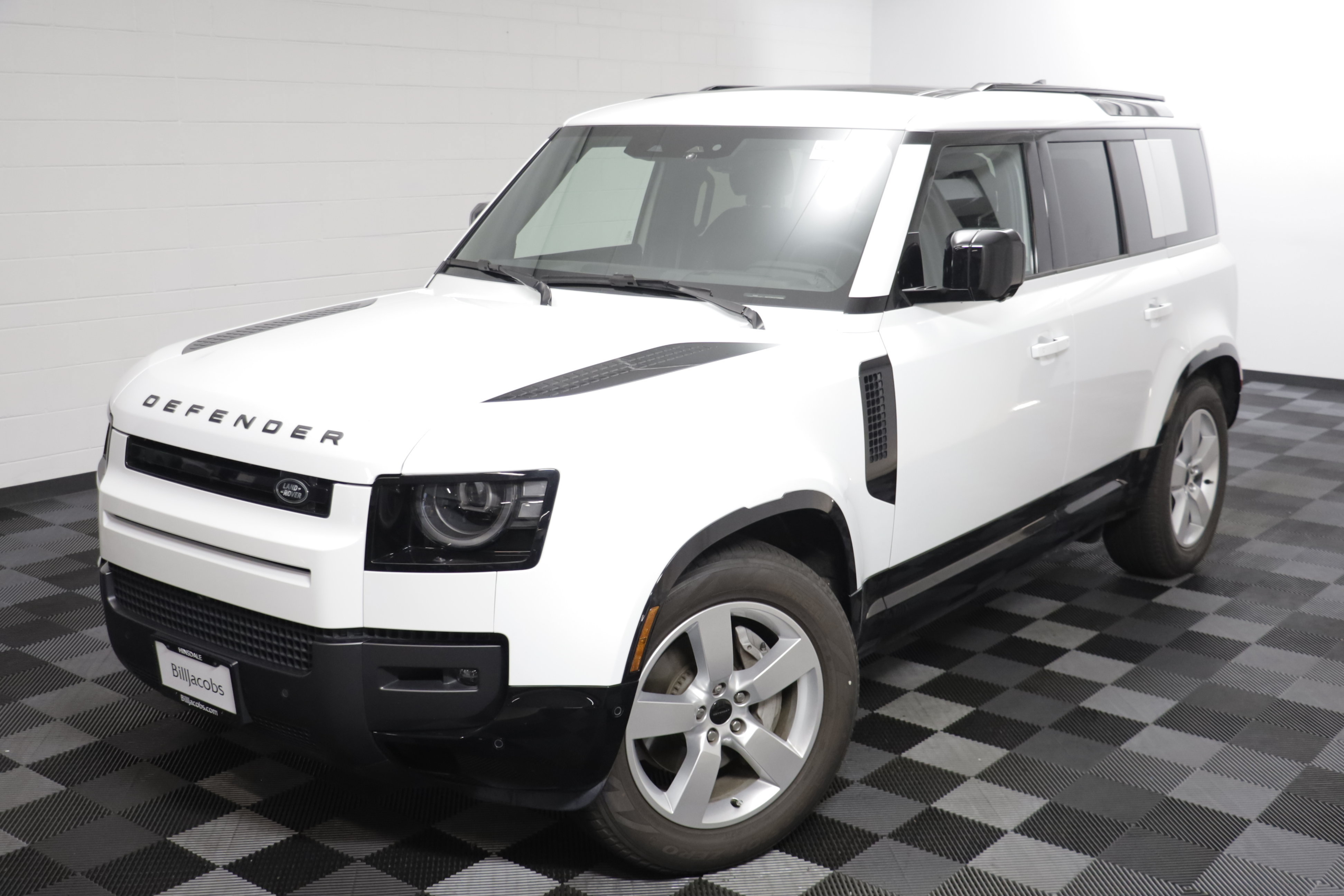 Certified 2026 Land Rover Defender 110 X-Dynamic SE AWD/4WD image 2