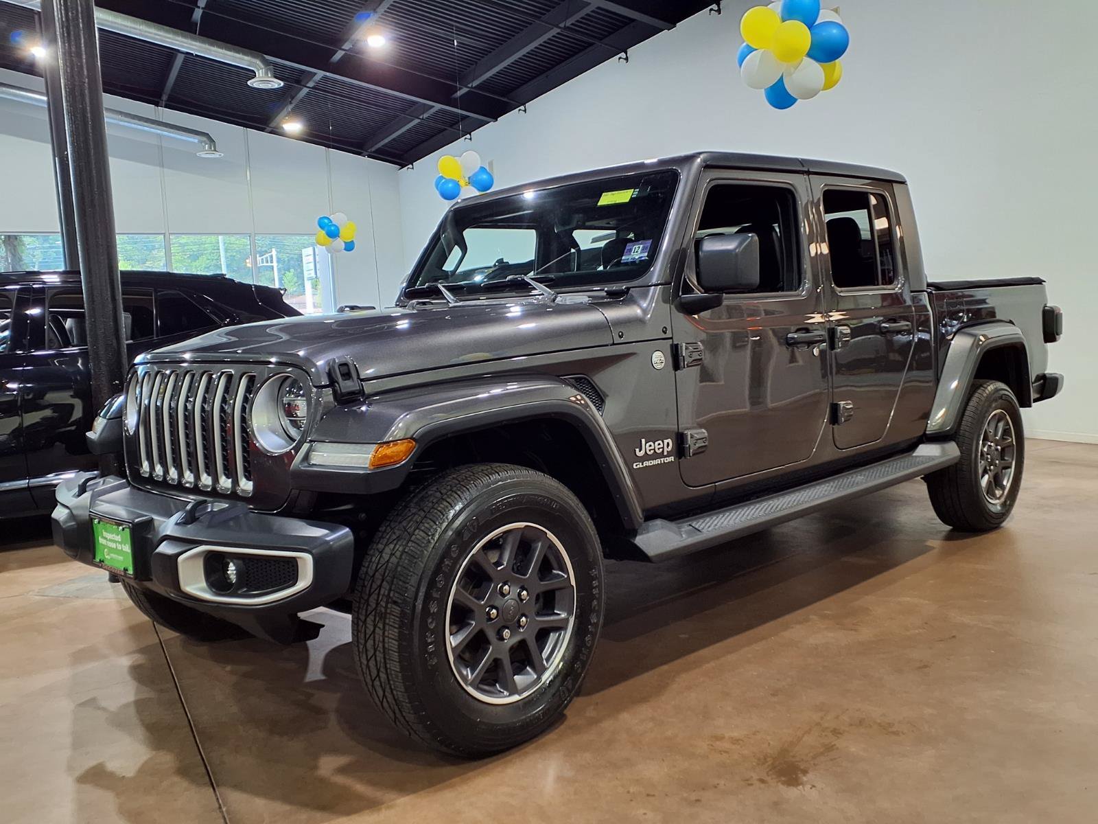 Certified 2020 Jeep Gladiator Overland AWD/4WD image 3