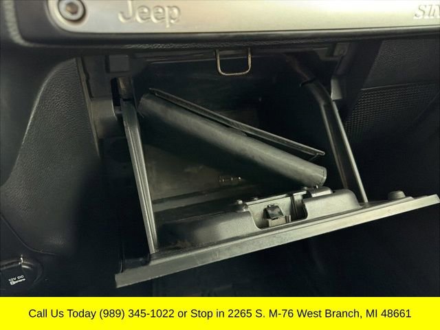 Used 2014 Jeep Wrangler Unlimited Rubicon w/ Max Tow Package AWD/4WD image 31