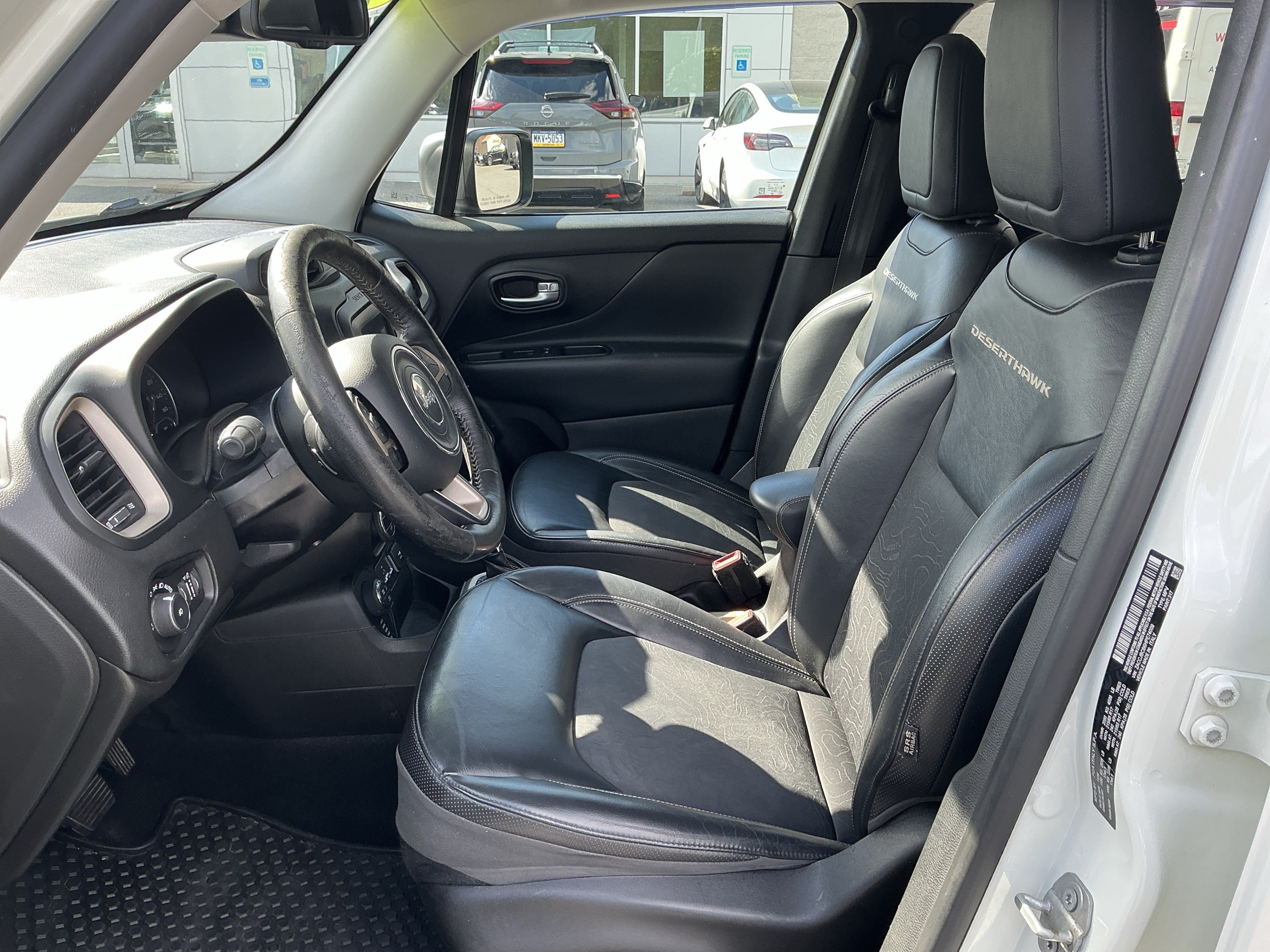 Used 2017 Jeep Renegade Trailhawk AWD/4WD image 10