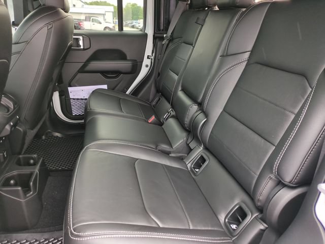 Used 2023 Jeep Gladiator Overland AWD/4WD image 29