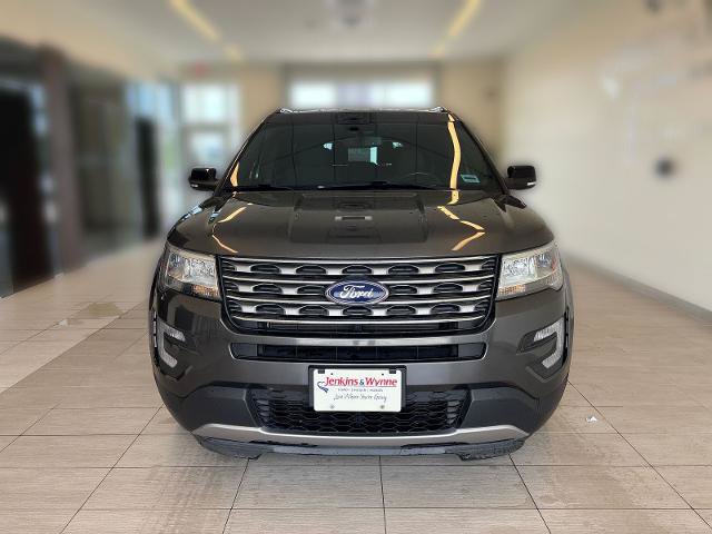 Used 2017 Ford Explorer XLT w/ Equipment Group 201A FWD image 5