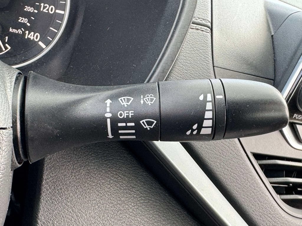 Used 2020 Nissan Altima 2.5 SV FWD image 28