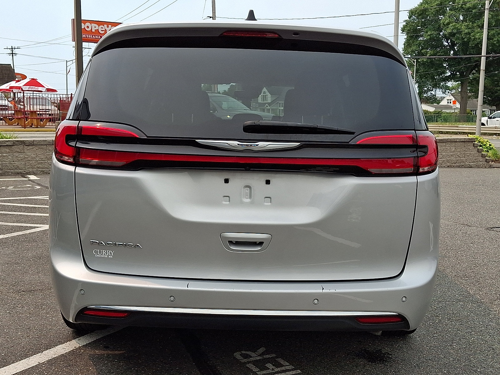 Used 2024 Chrysler Pacifica Touring-L FWD image 6