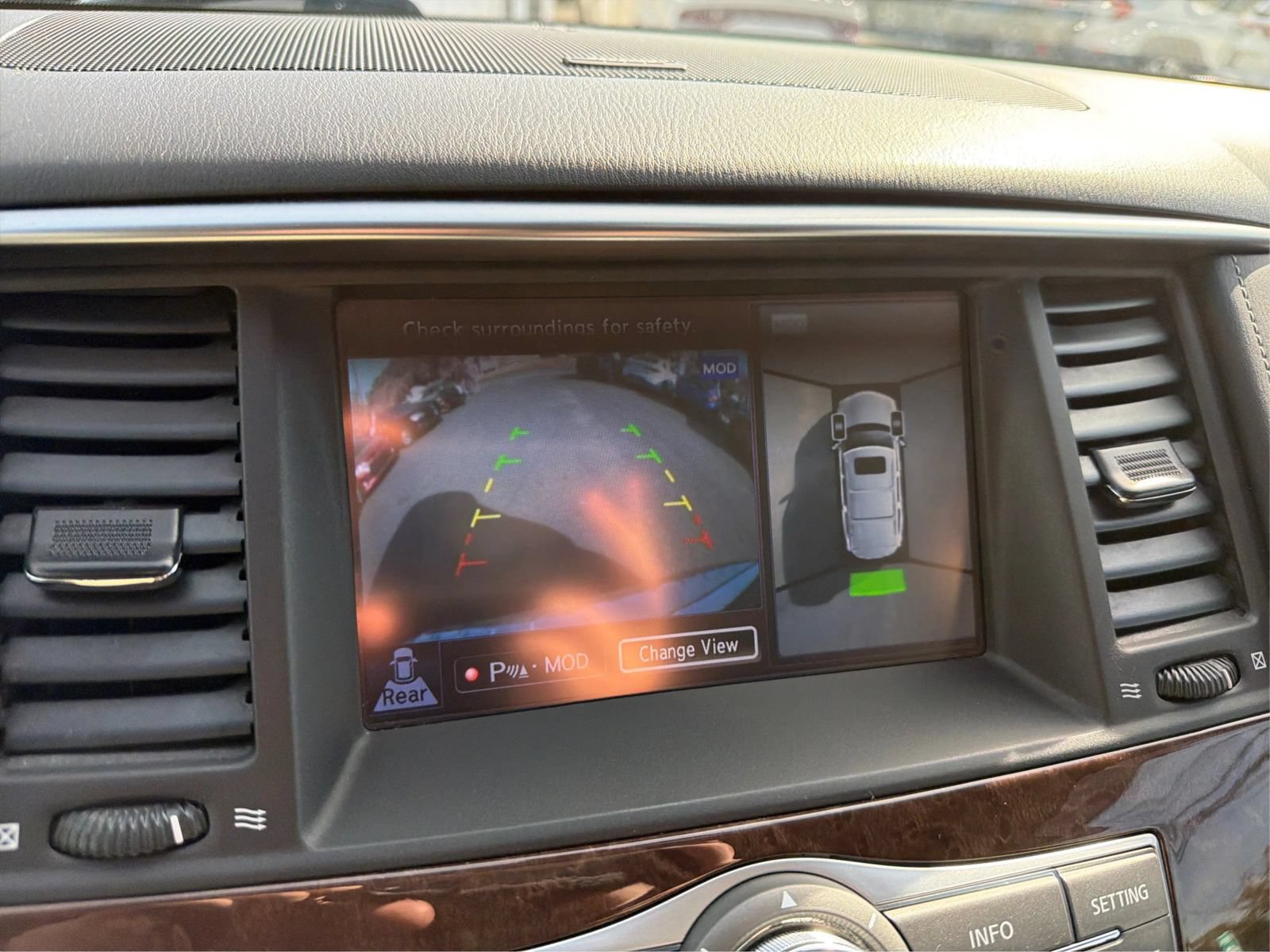 Used 2016 INFINITI QX80 4WD w/ All Season Package image 27