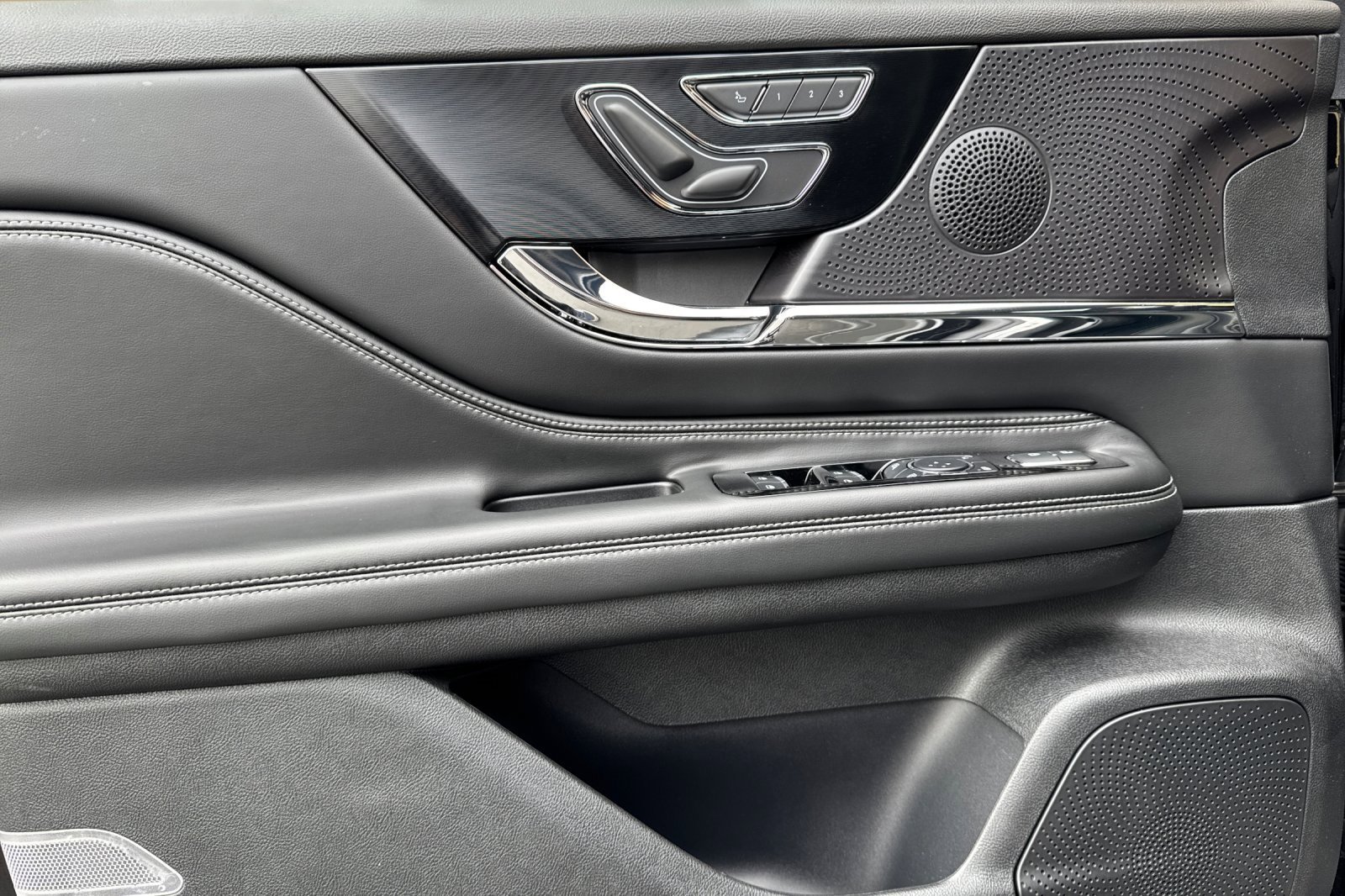 New 2025 Lincoln Corsair Grand Touring image 10