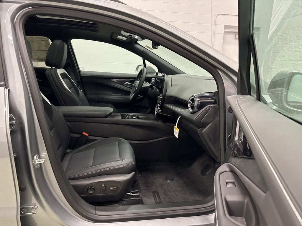 New 2026 Chevrolet Blazer EV LT AWD/4WD image 32