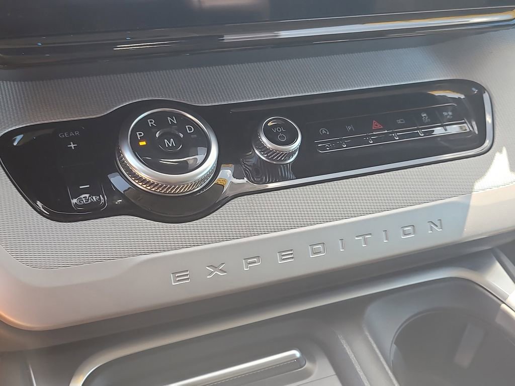 Certified 2025 Ford Expedition Max Active RWD image 27