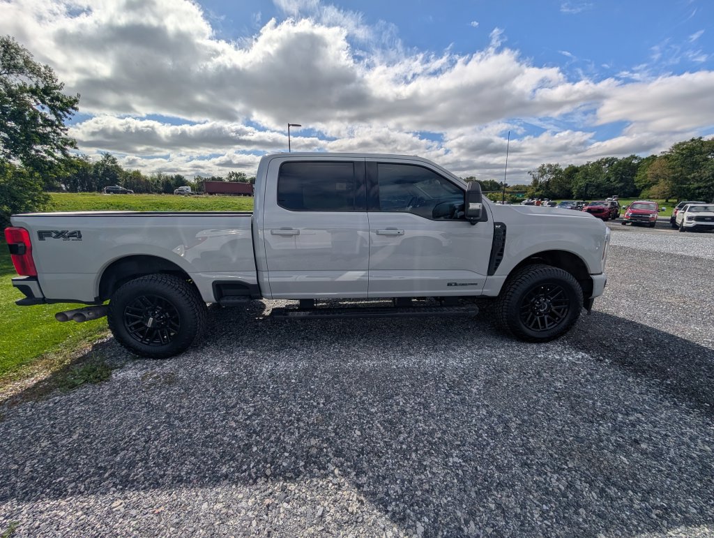 Used 2025 Ford F250 XLT w/ Black Appearance Package AWD/4WD image 7