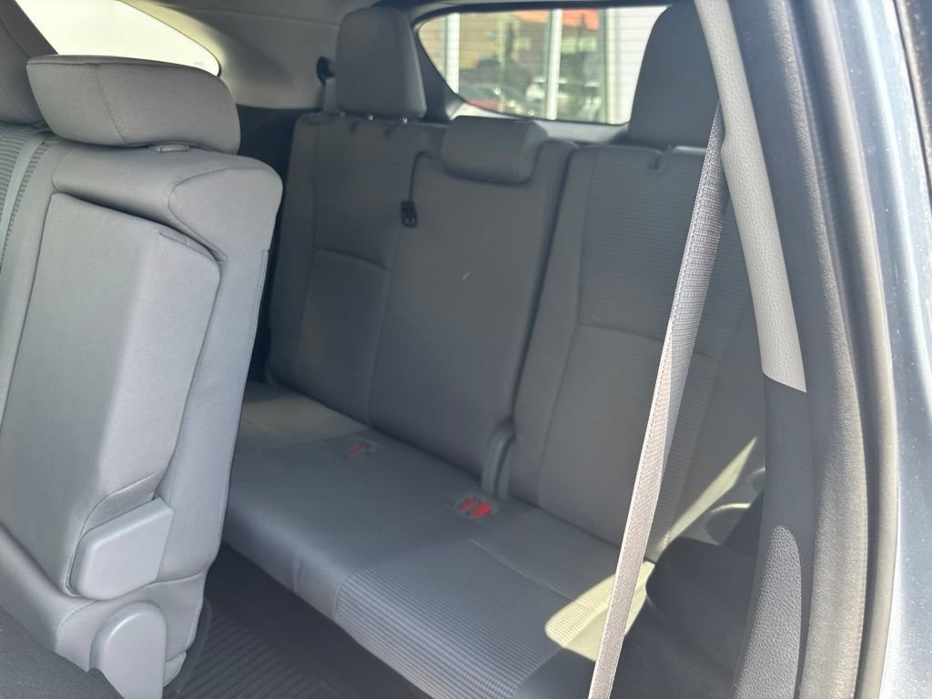 Used 2020 Toyota Highlander LE AWD/4WD image 15