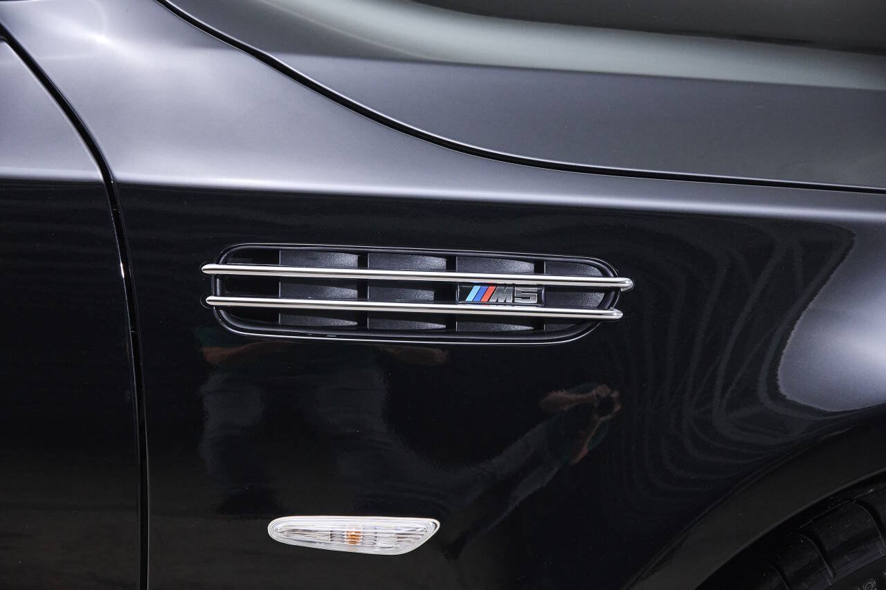 Used 2006 BMW M5 RWD image 39