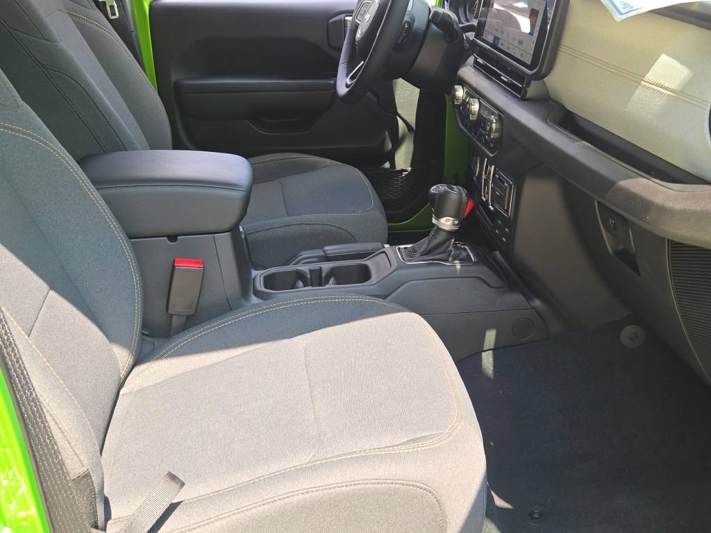 Used 2025 Jeep Wrangler Unlimited Sport AWD/4WD image 6