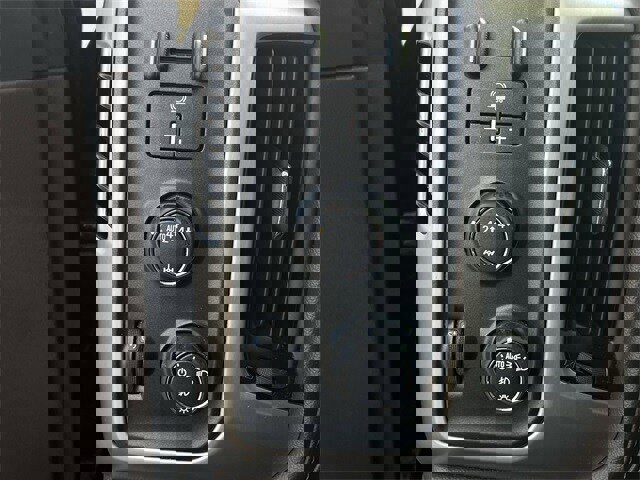 Used 2018 GMC Sierra 1500 SLT image 23