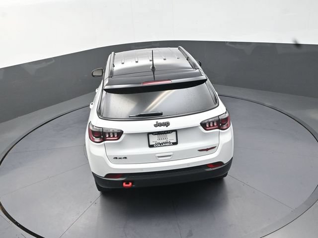 Used 2026 Jeep Compass Trailhawk AWD/4WD image 16