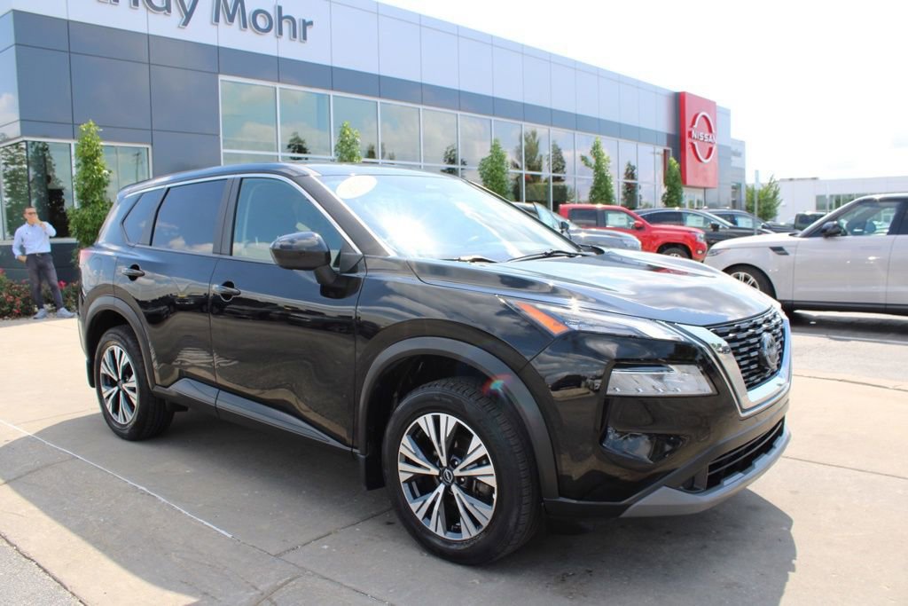 Used 2023 Nissan Rogue SV image 1