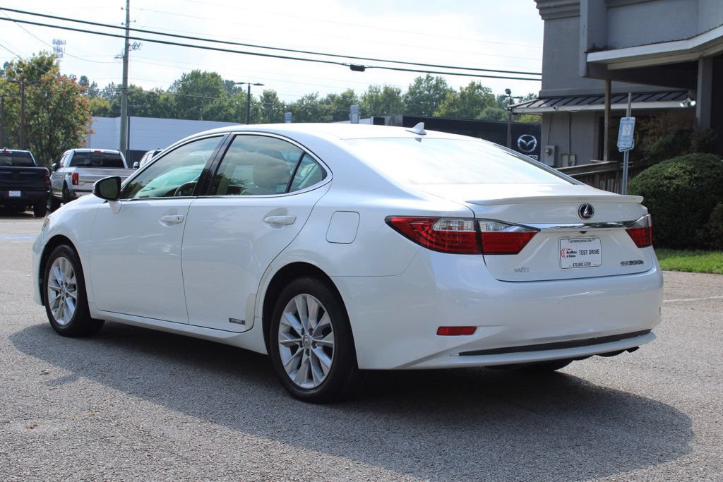 Used 2014 Lexus ES 300h w/ Luxury Package w/Bamboo Trim FWD image 6