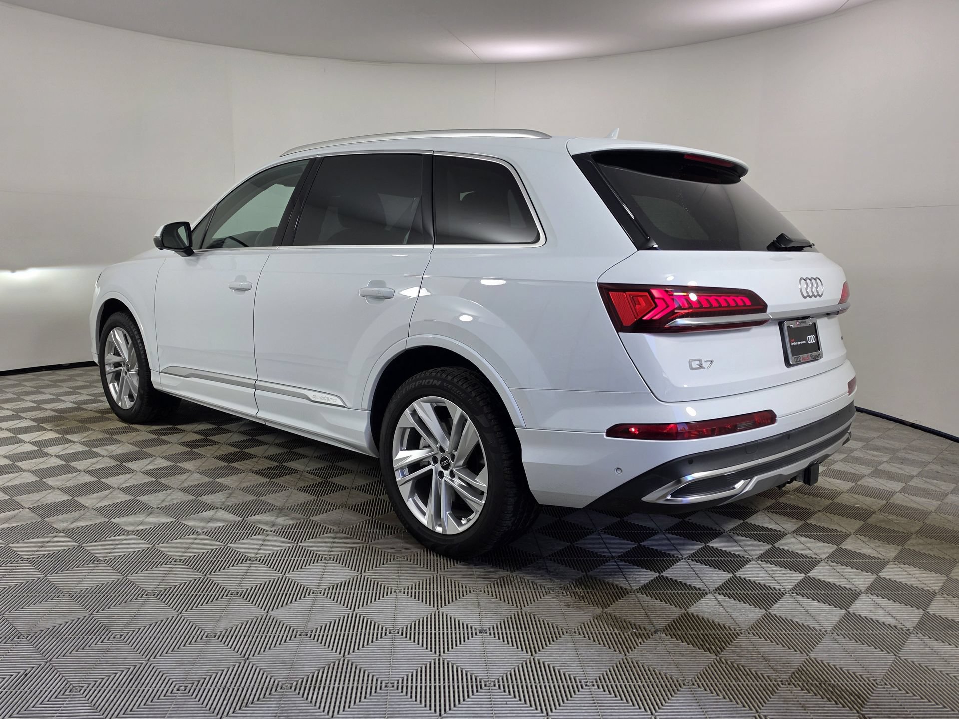 Certified 2024 Audi Q7 2.0T Premium Plus AWD/4WD image 5