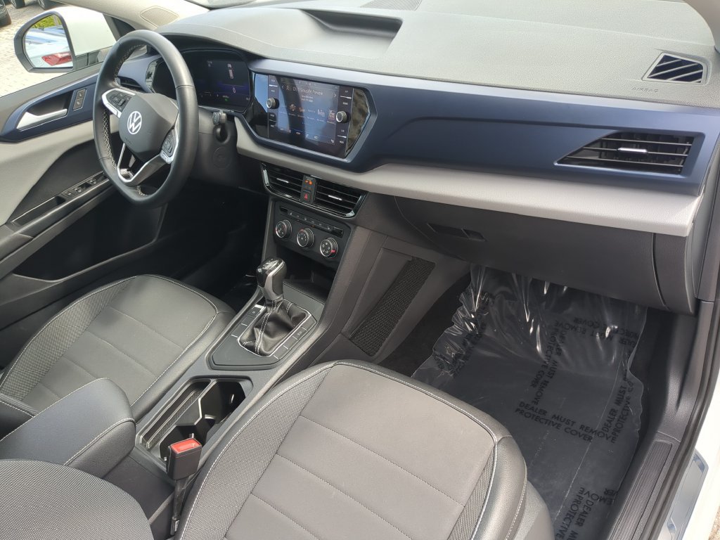 Certified 2022 Volkswagen Taos SE FWD image 11