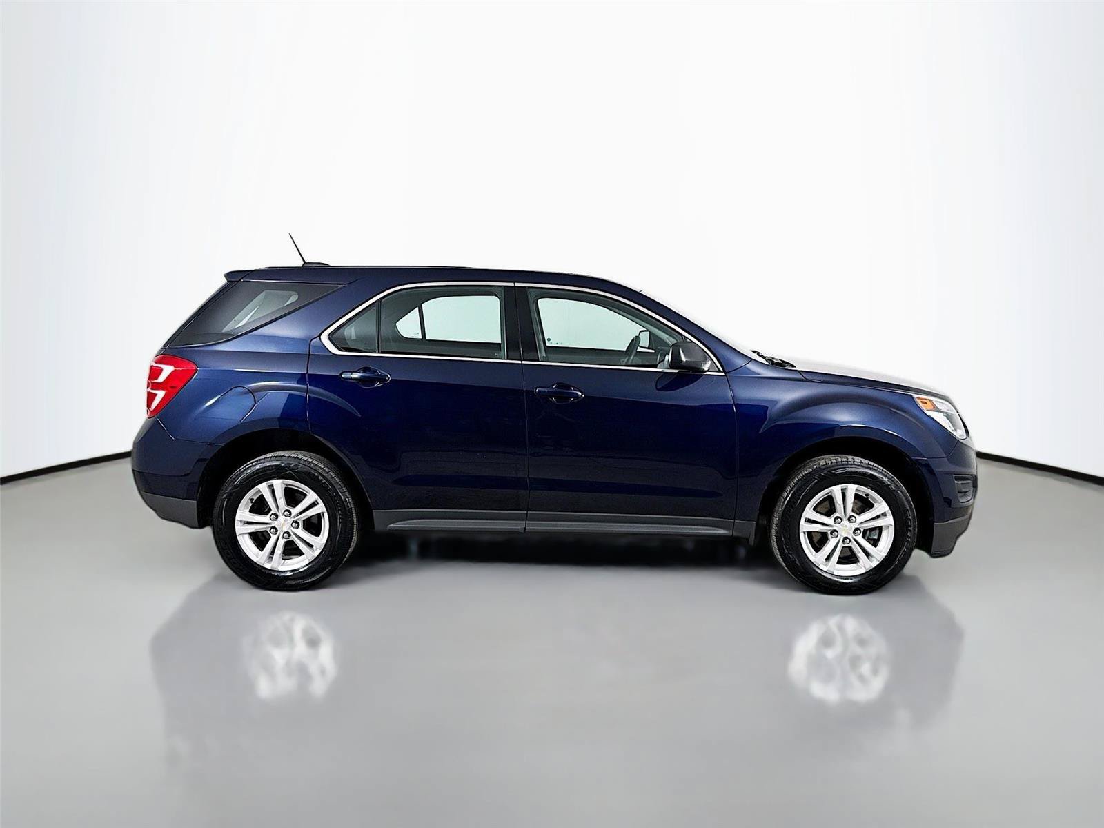 Used 2017 Chevrolet Equinox LS FWD image 10
