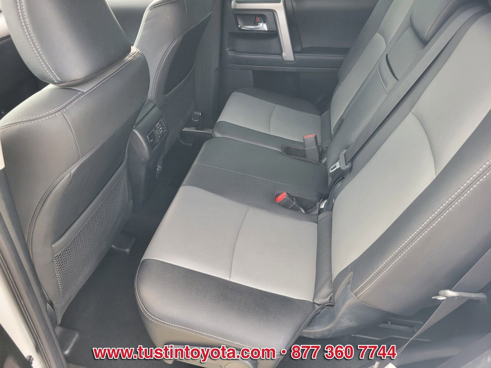 Used 2020 Toyota 4Runner SR5 Premium w/ Moonroof Package RWD image 11