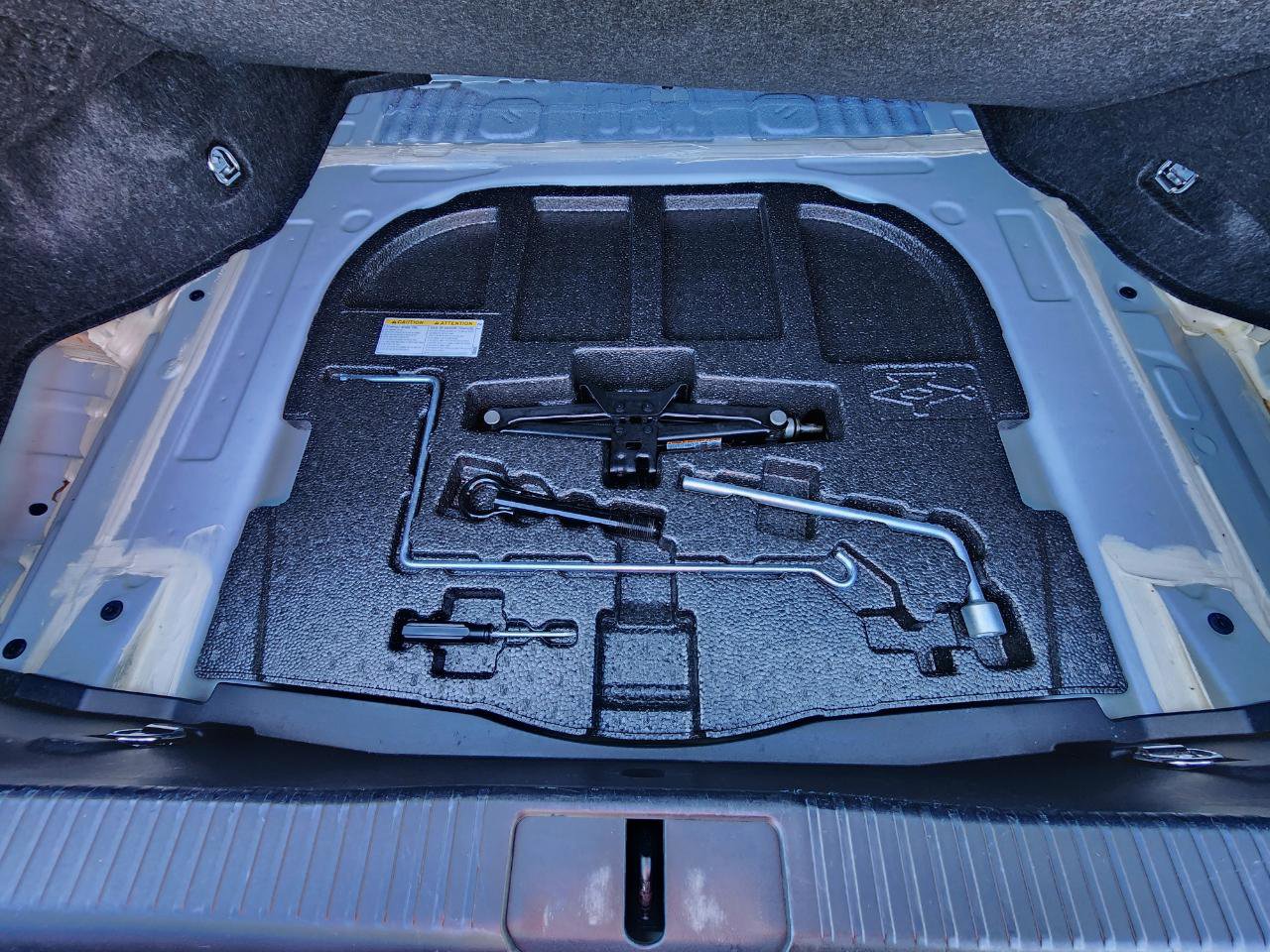 Used 2016 Lexus ES 350 w/ Luxury Package w/Wood Trim image 34