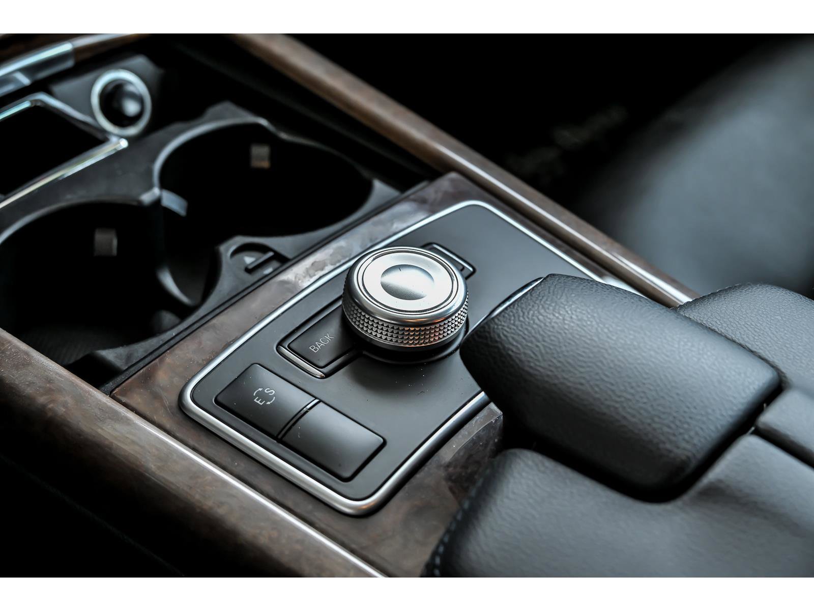 Used 2011 Mercedes-Benz E 350 4MATIC Sedan image 23