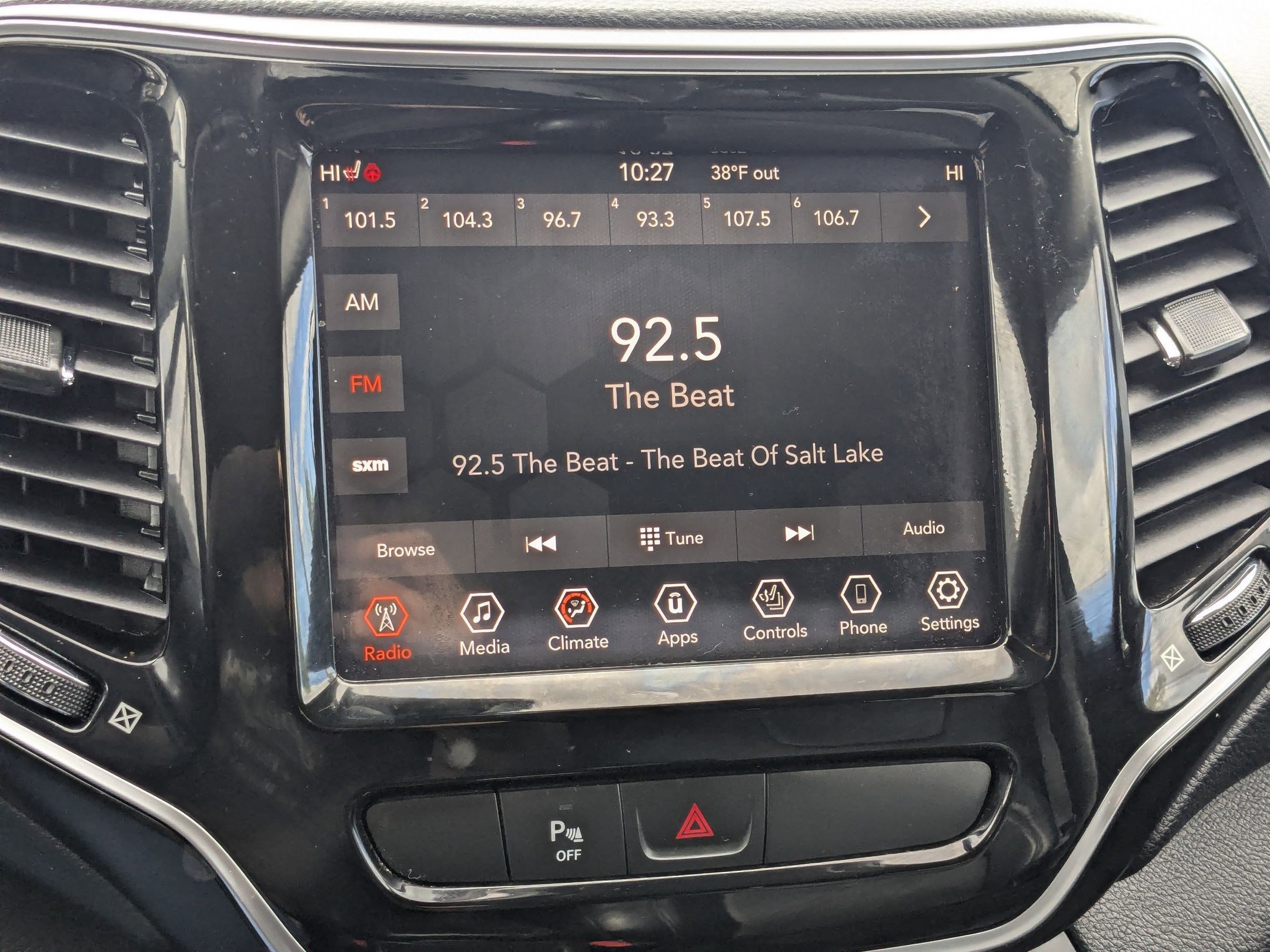 Used 2019 Jeep Cherokee Limited AWD/4WD image 23