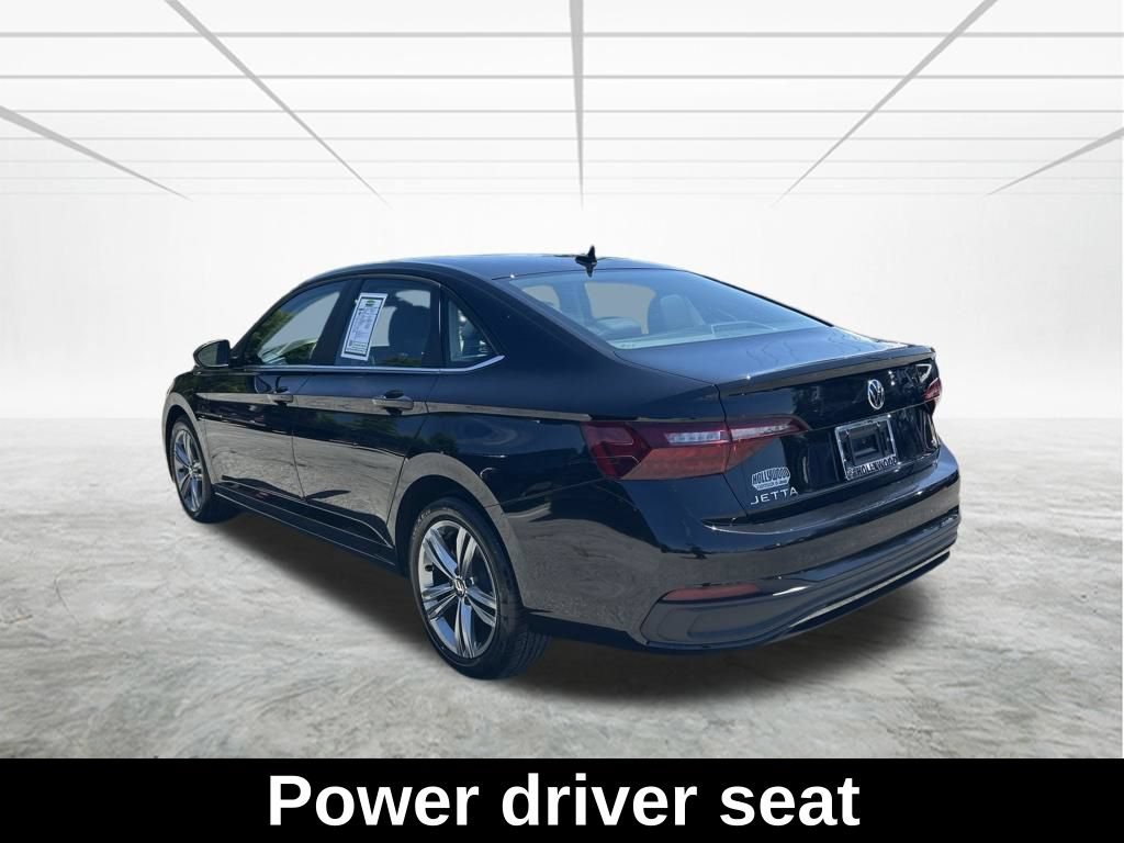 Used 2024 Volkswagen Jetta SE FWD image 7