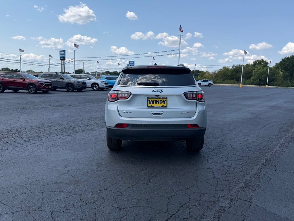 Used 2025 Jeep Compass Limited AWD/4WD image 3