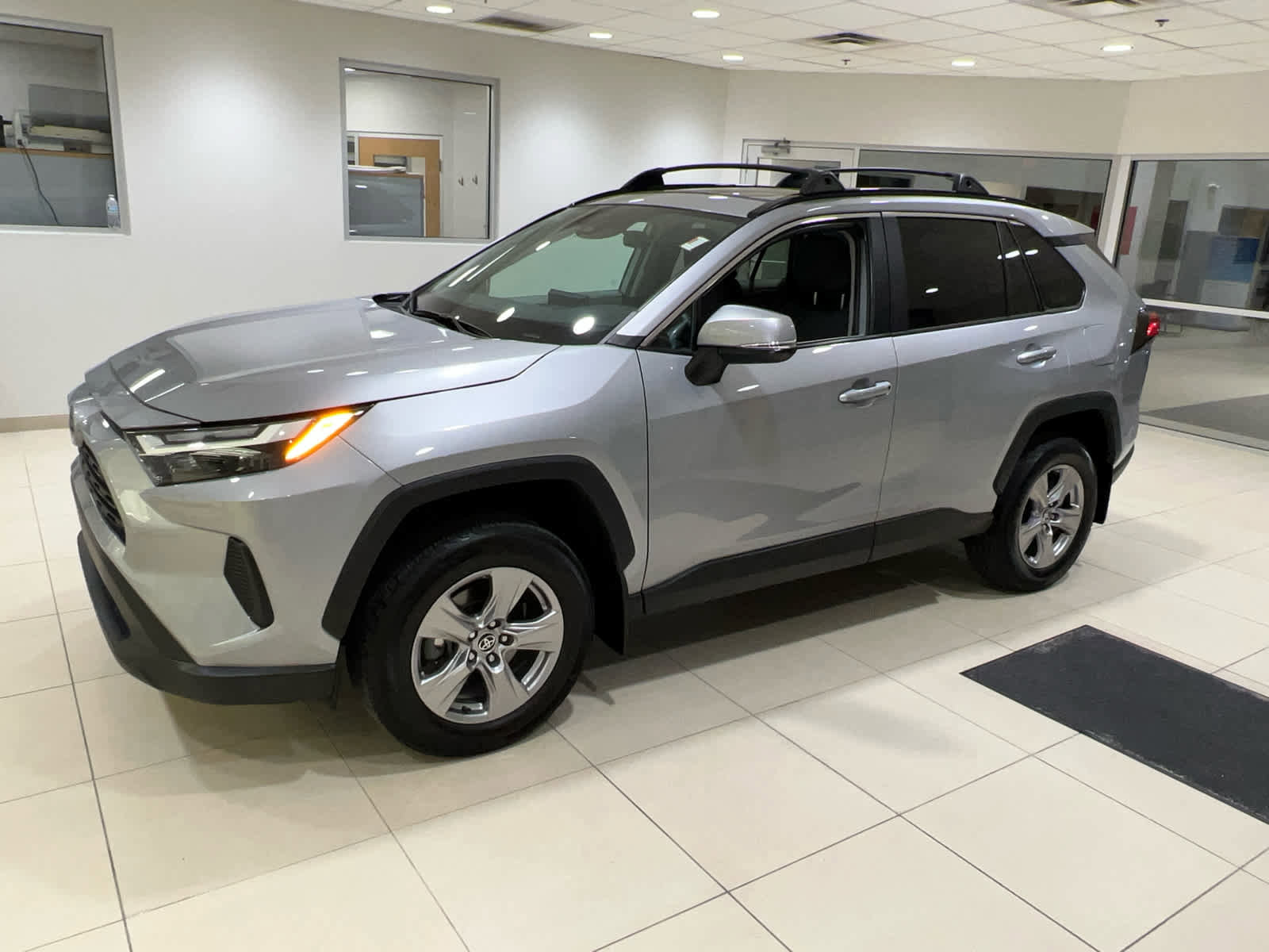 Used 2023 Toyota RAV4 XLE w/ Convenience Package AWD/4WD image 6
