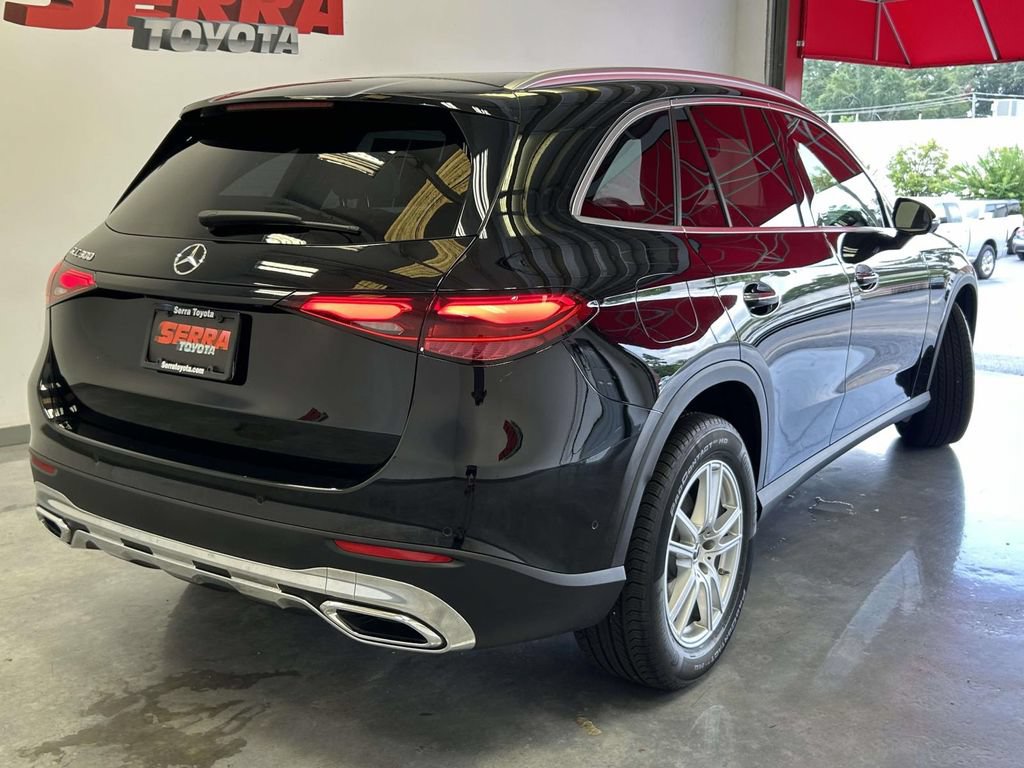 Used 2025 Mercedes-Benz GLC 300 image 3