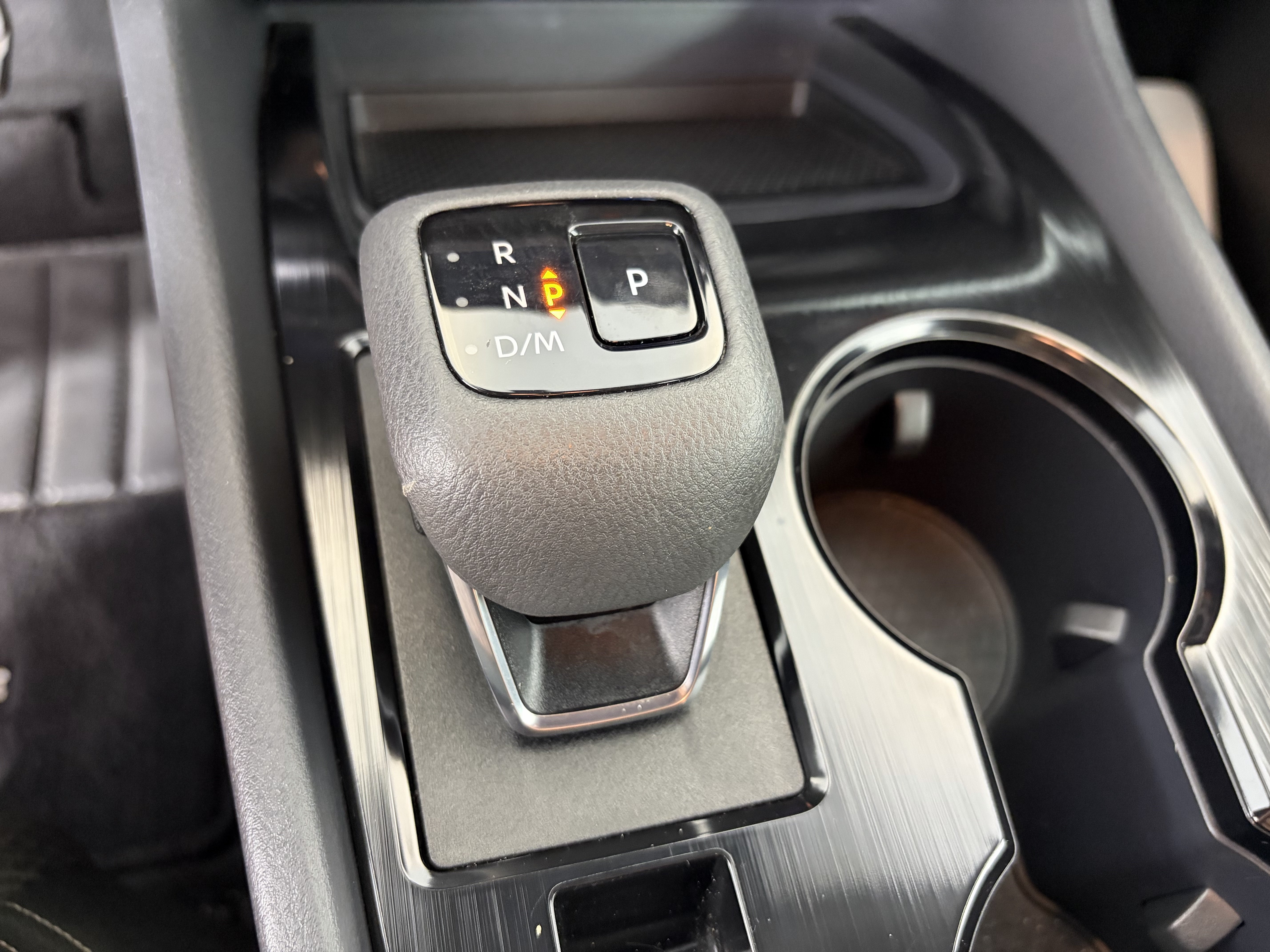 Used 2024 Nissan Rogue SV FWD image 22