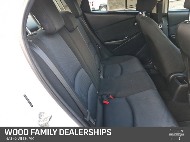 Used 2019 Toyota Yaris L image 27