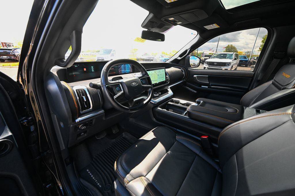 Used 2025 Ford Expedition Tremor AWD/4WD image 19