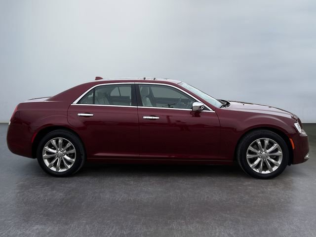 Used 2017 Chrysler 300 C image 6