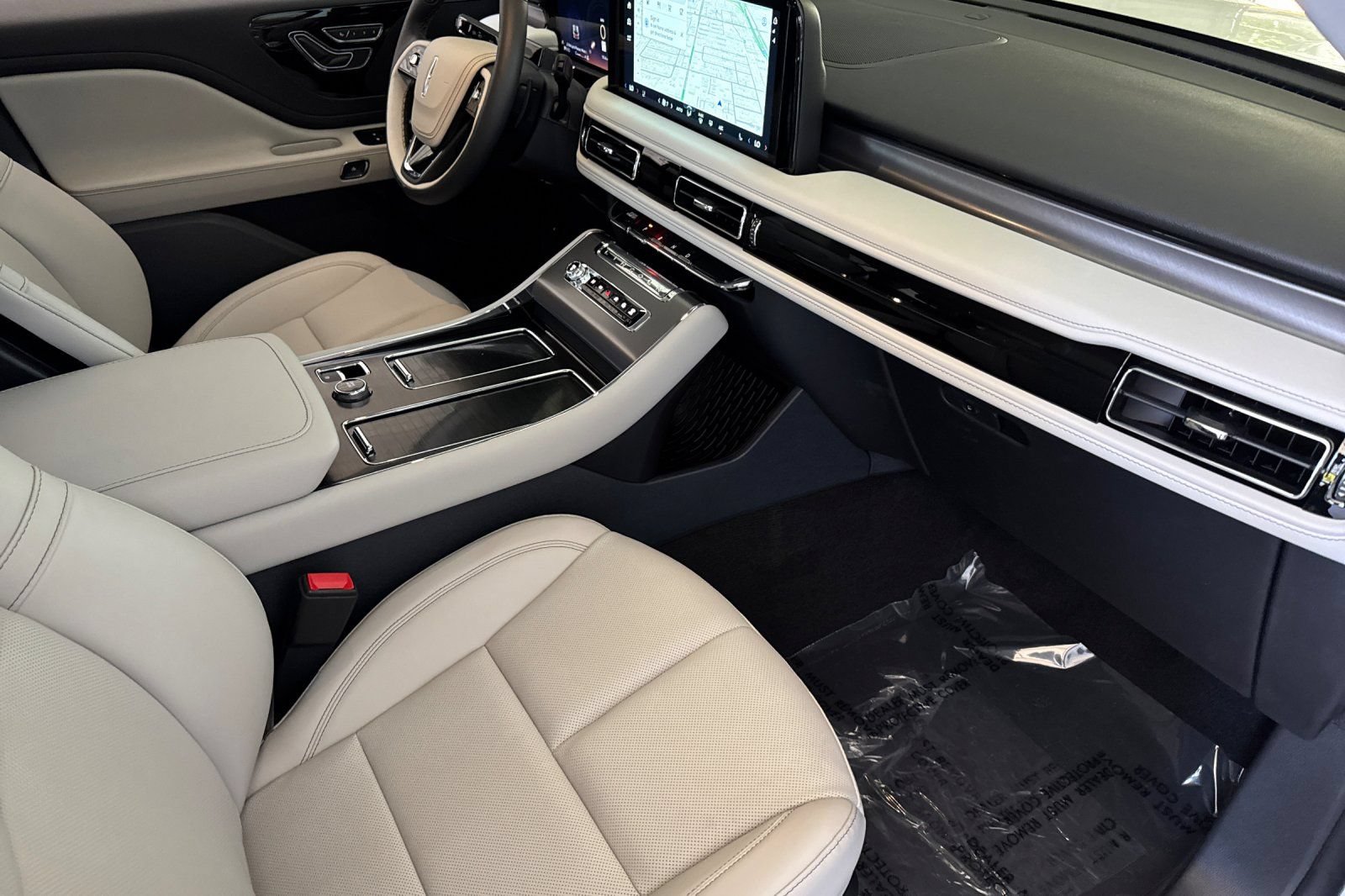New 2026 Lincoln Aviator AWD w/ Jet Appearance Package image 12