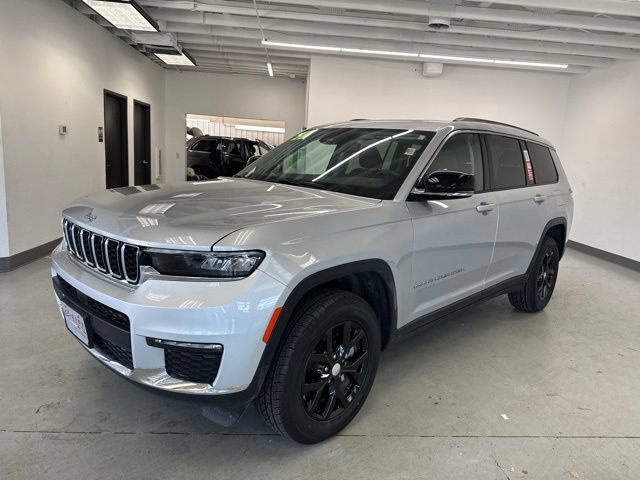 Used 2023 Jeep Grand Cherokee L Limited w/ Trailer Tow Group (B) AWD/4WD image 7