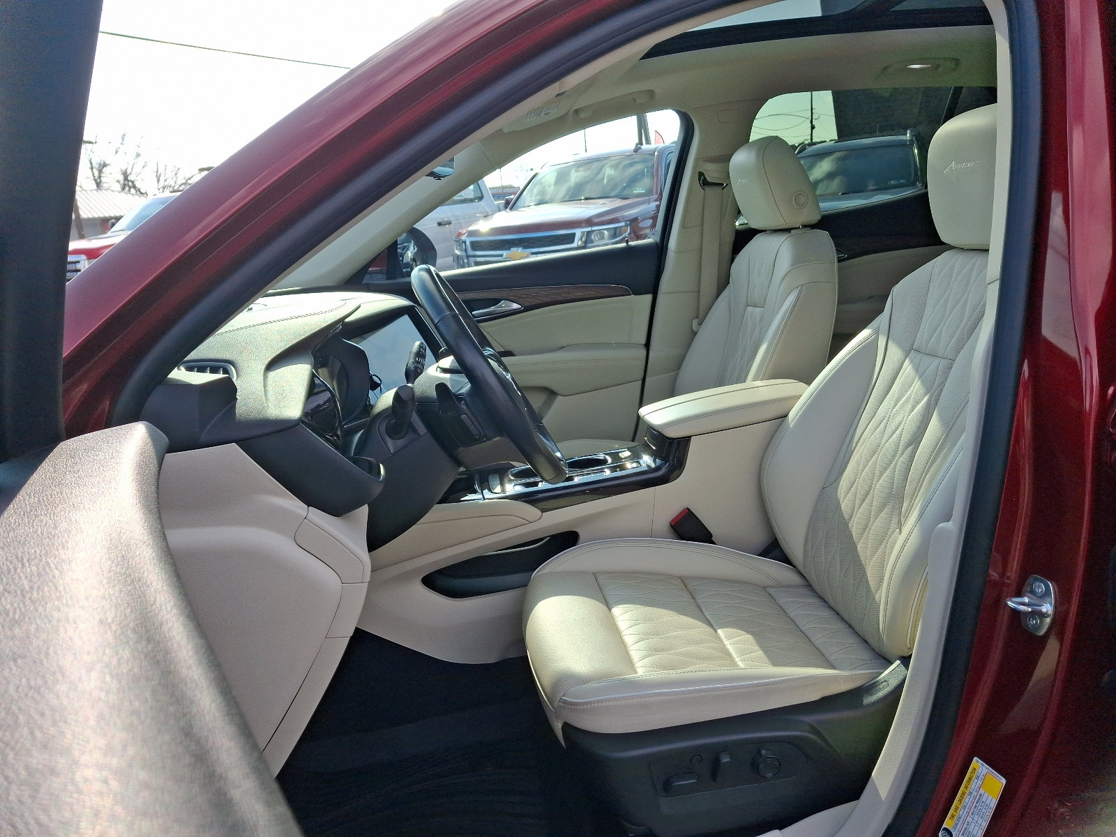 Used 2022 Buick Envision Avenir w/ Technology Package II AWD/4WD image 13