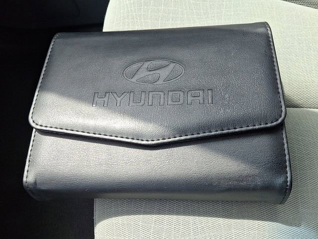 Used 2012 Hyundai Santa Fe GLS FWD image 25