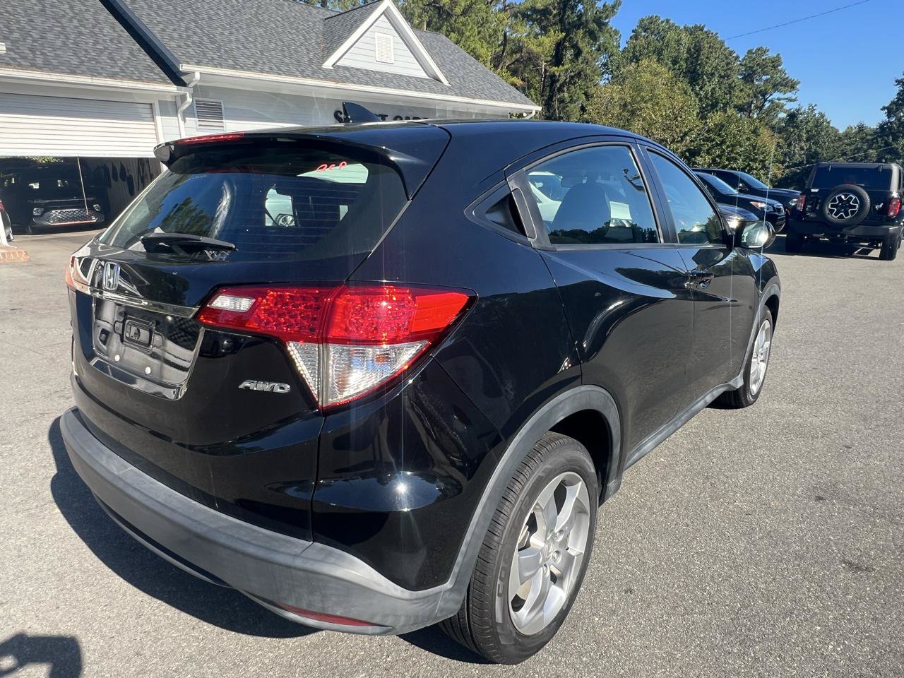 Used 2019 Honda HR-V LX image 5