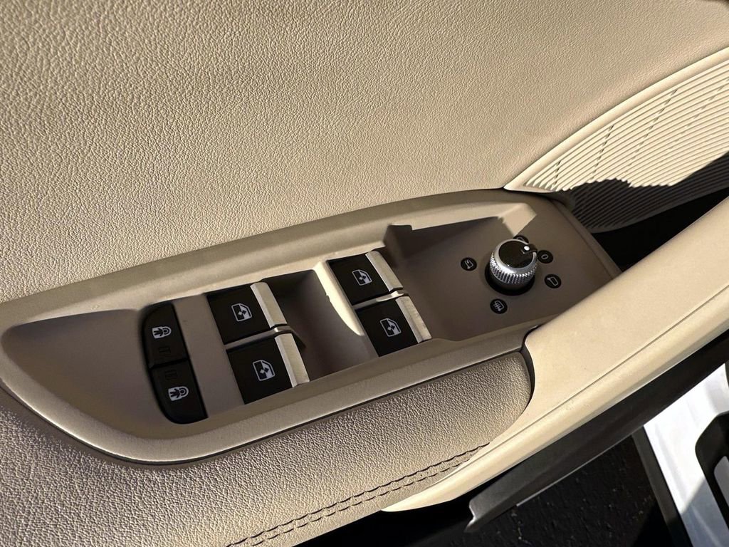 Used 2021 Audi Q5 2.0T Premium Plus w/ Premium Plus Package image 13