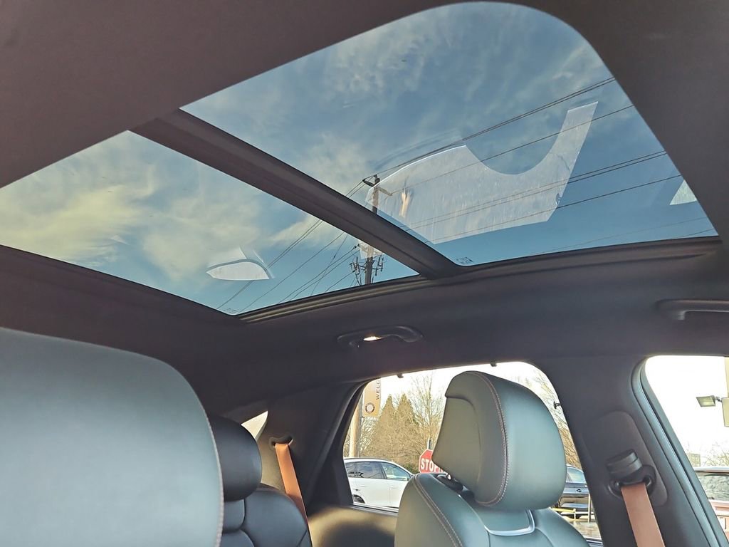 Used 2022 Genesis GV70 2.5T w/ Advanced Package image 20