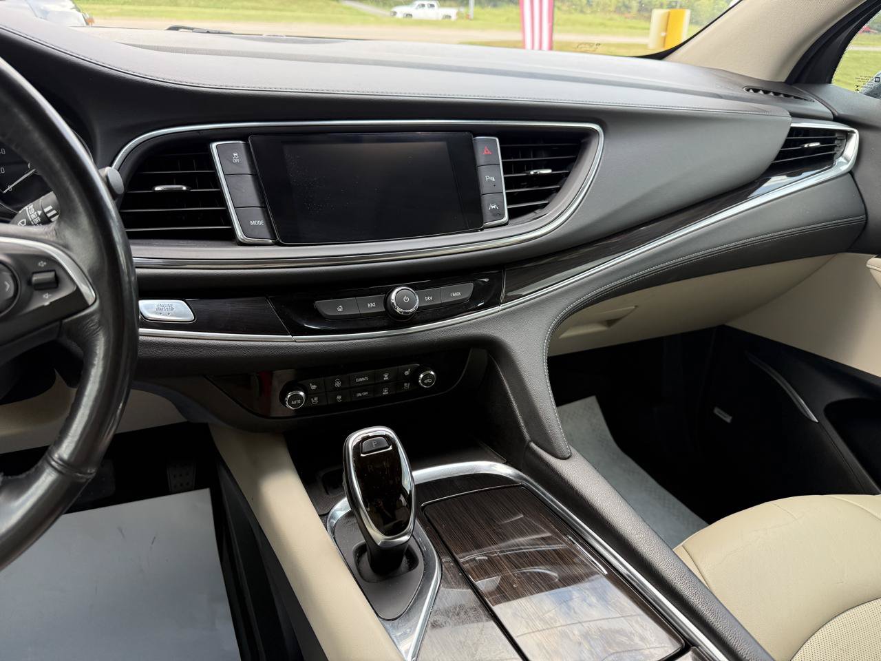 Used 2019 Buick Enclave Premium w/ Experience Buick Package FWD image 16